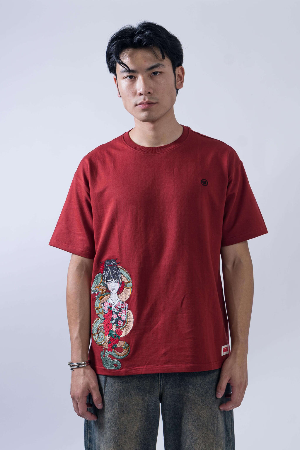 Men’s Streetwear Graphic Tee – Geisha with Red Dragon Artwork