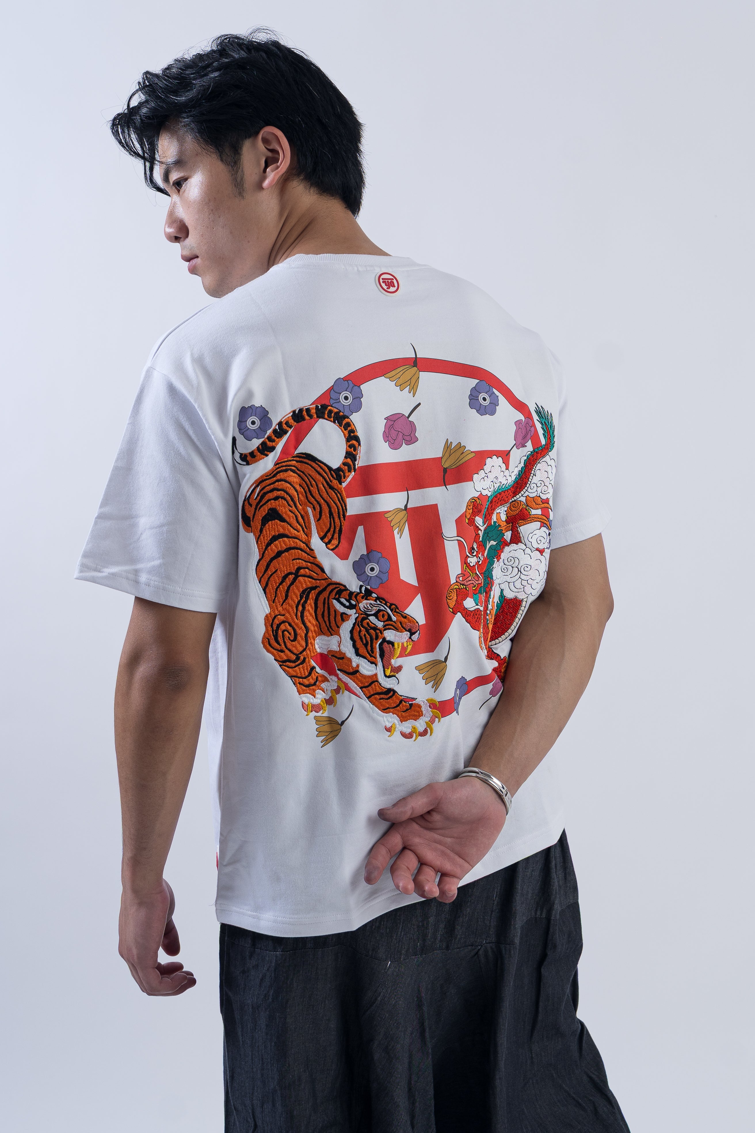Tiger vs Dragon: Clash of Power – Men’s T-shirt